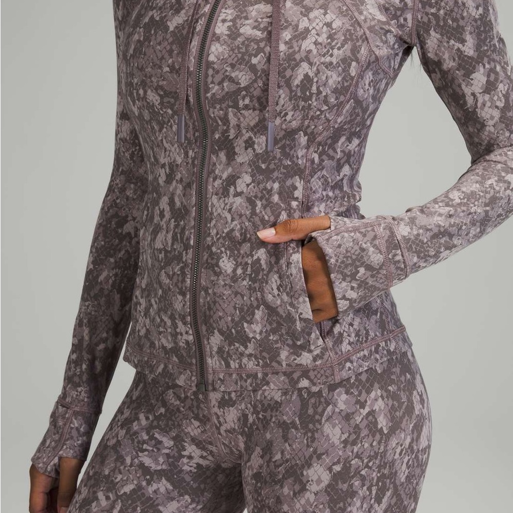 Lululemon Hooded Define Jacket *Nulu
Camo Lunar Rock Multi purple snake